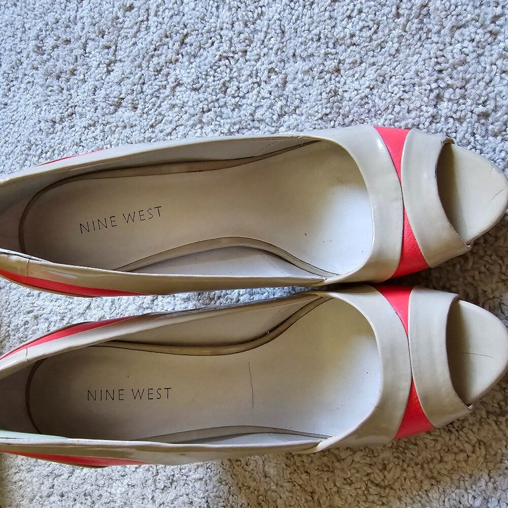 Nine West orange and beige pumps